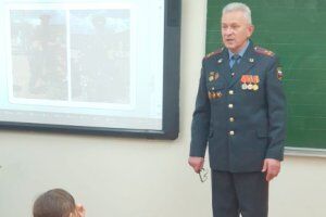 predsedatel-soveta-veteranov-uvd-po-zelao-vstretilsya-s-shkolnikami Новости 